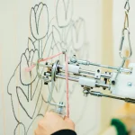 Paso 2: usando la pistola de tufting en el taller TUTU Studio